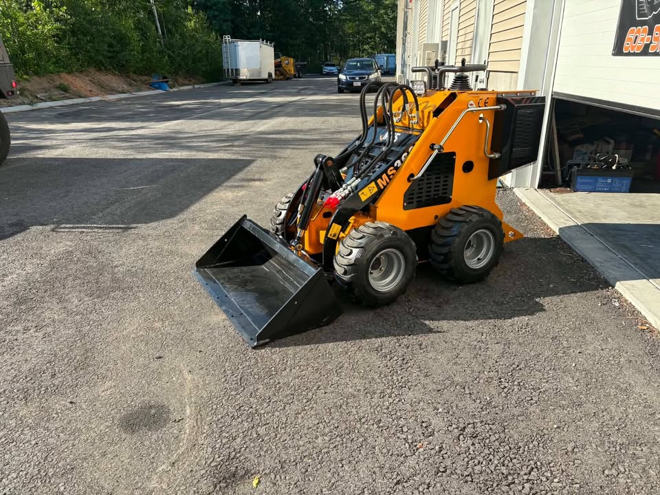 wheeled mini skid steer